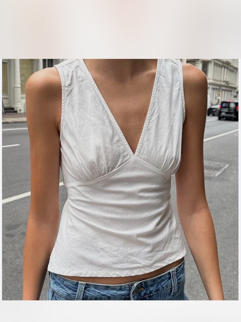 Brandy Melville White V-Neck Sleeveless Women's Top